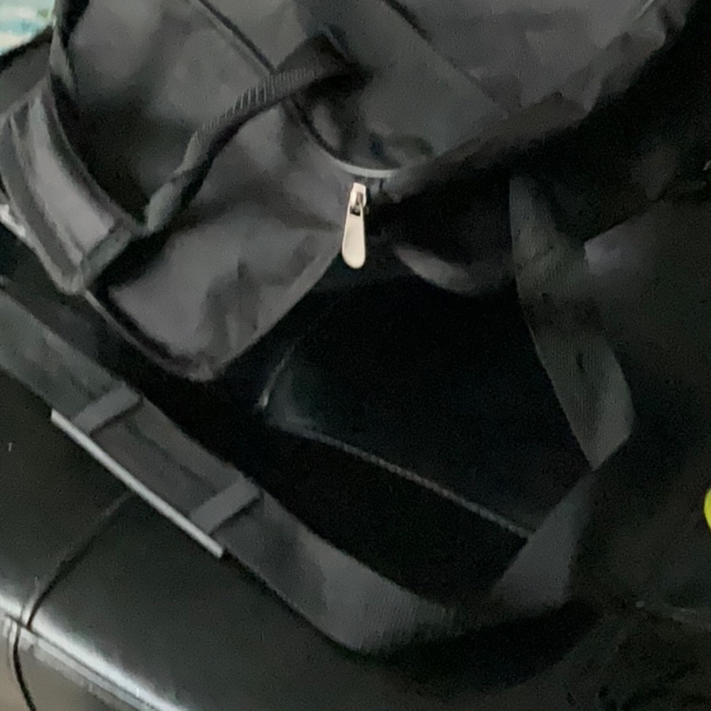 ESSENTIALS TRAVEL BAG - Picture 4 of 4